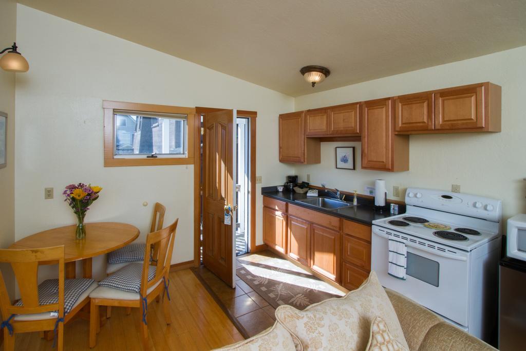 Sweetwater Inn And Spa Mendocino Room photo